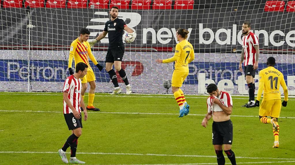 La Liga: Pedri y Messi remontaron el tanto inicial de Iñaki Williams