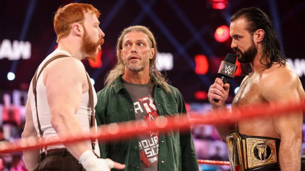 WWE: Ahora fue en RAW; Bad Bunny volvió a encender el ring