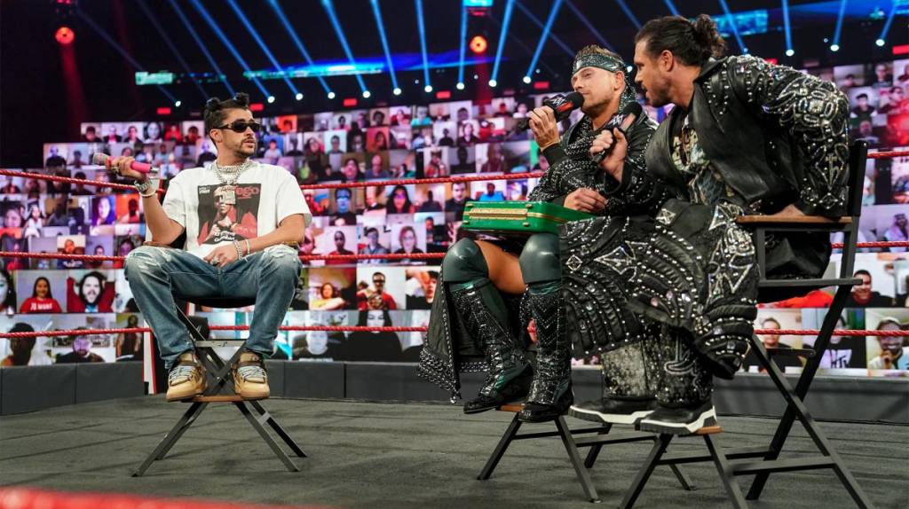 WWE: Ahora fue en RAW; Bad Bunny volvió a encender el ring