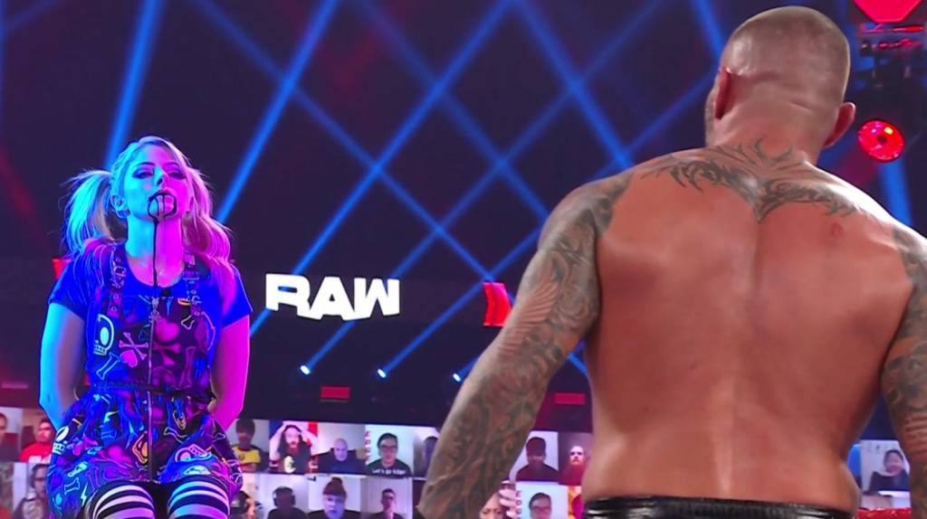 WWE: Ahora fue en RAW; Bad Bunny volvió a encender el ring