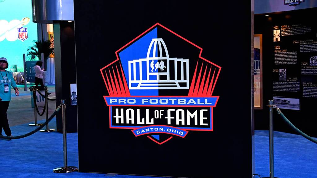 NFL: ¡Por fin!, Tom Flores encabeza la generación 2021 del Salón de la Fama