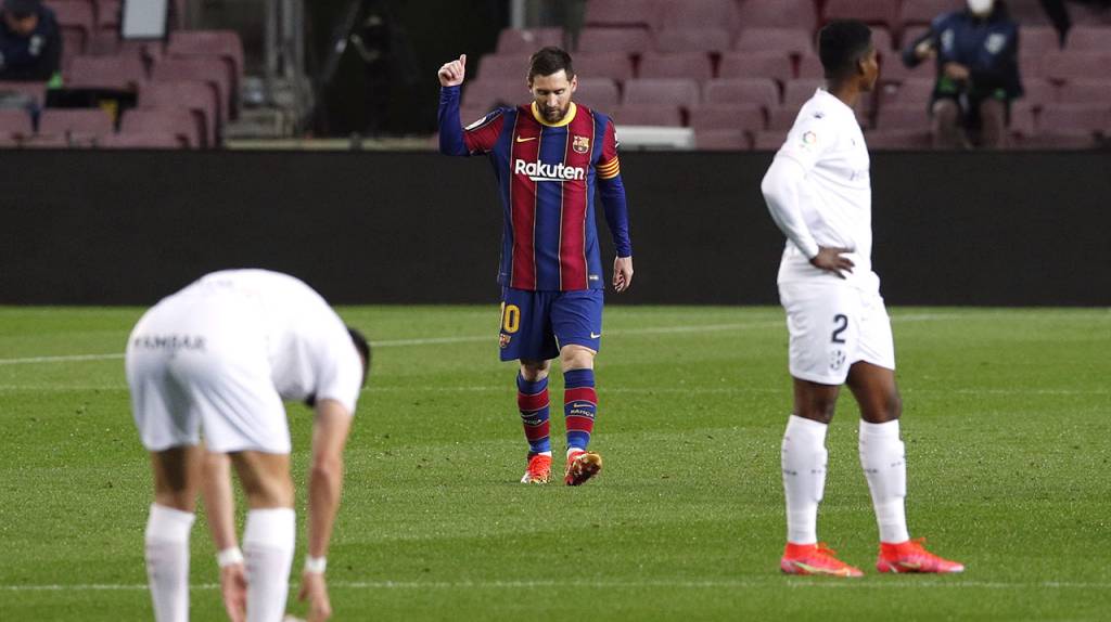 Barcelona: Tifo y golazo para celebrar los 767 partidos de Messi en el club