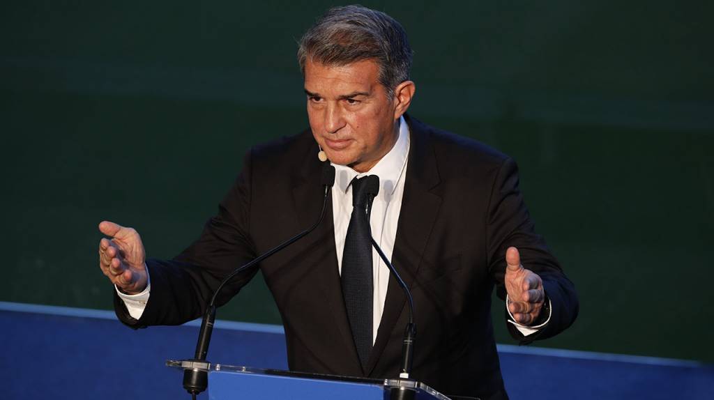 Barcelona: Laporta asume como presidente con mensaje a Koeman y Messi